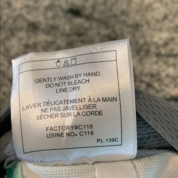 Adidas White and Green Sports Cap - Picture 8 of 9